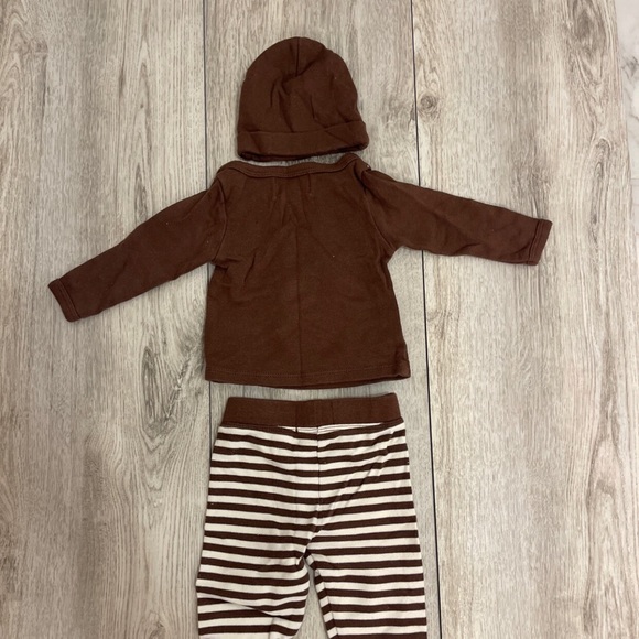 Mud Pie 0-3 months football outfit with hat - Picture 3 of 3